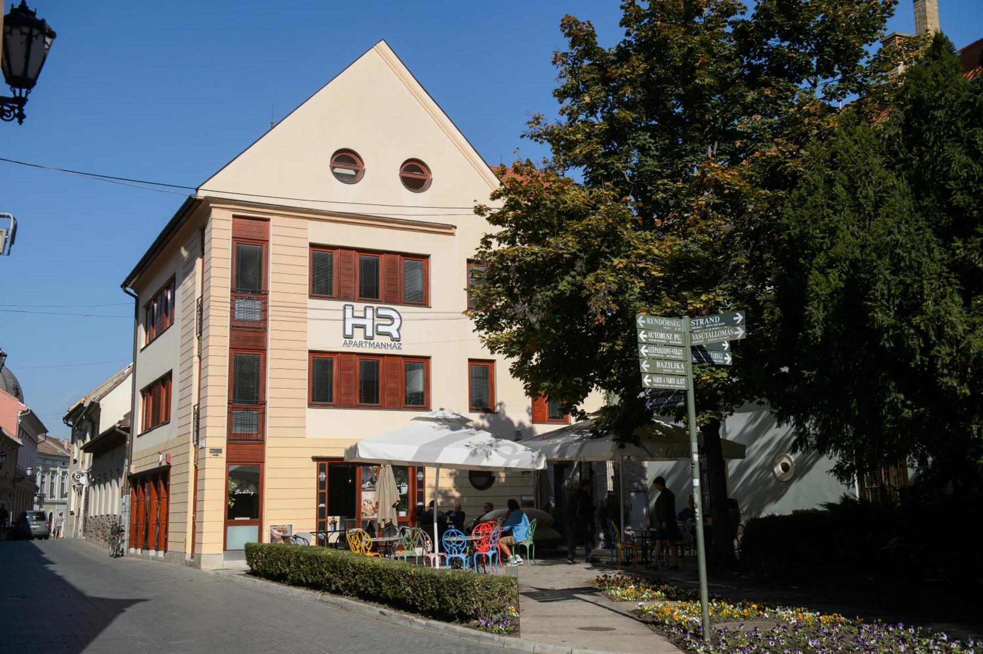 Hr Apartmanhaz 埃格尔 外观 照片