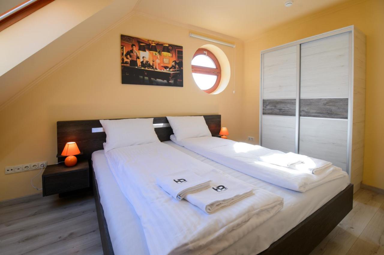 Hr Apartmanhaz 埃格尔 外观 照片